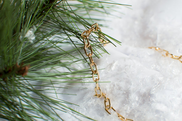 THE WINTER NECKLACE