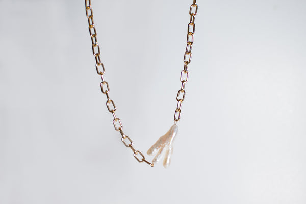 THE WINTER NECKLACE
