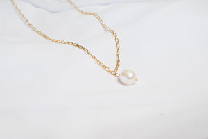 THE DEMI NECKLACE
