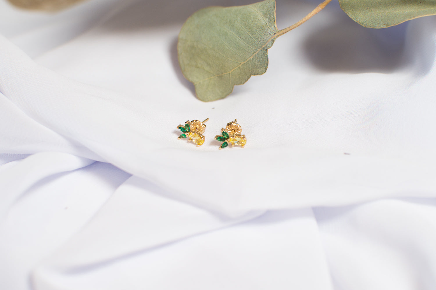 THE PINEAPPLE CRUSH STUDS