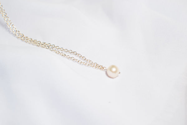 THE ROWENA NECKLACE